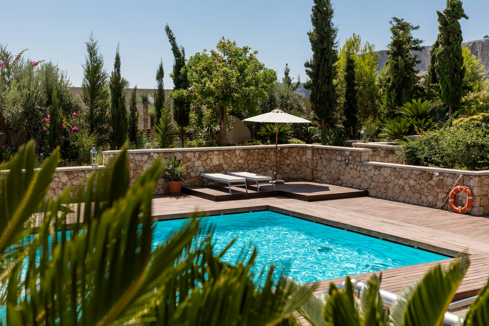 Tinoco Custom Pools & Spas pool services